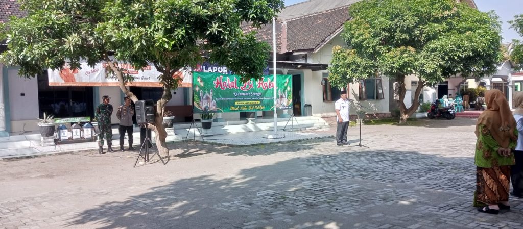 Dok. Camat Srengat Menerima Apel dan Halal Bihalal